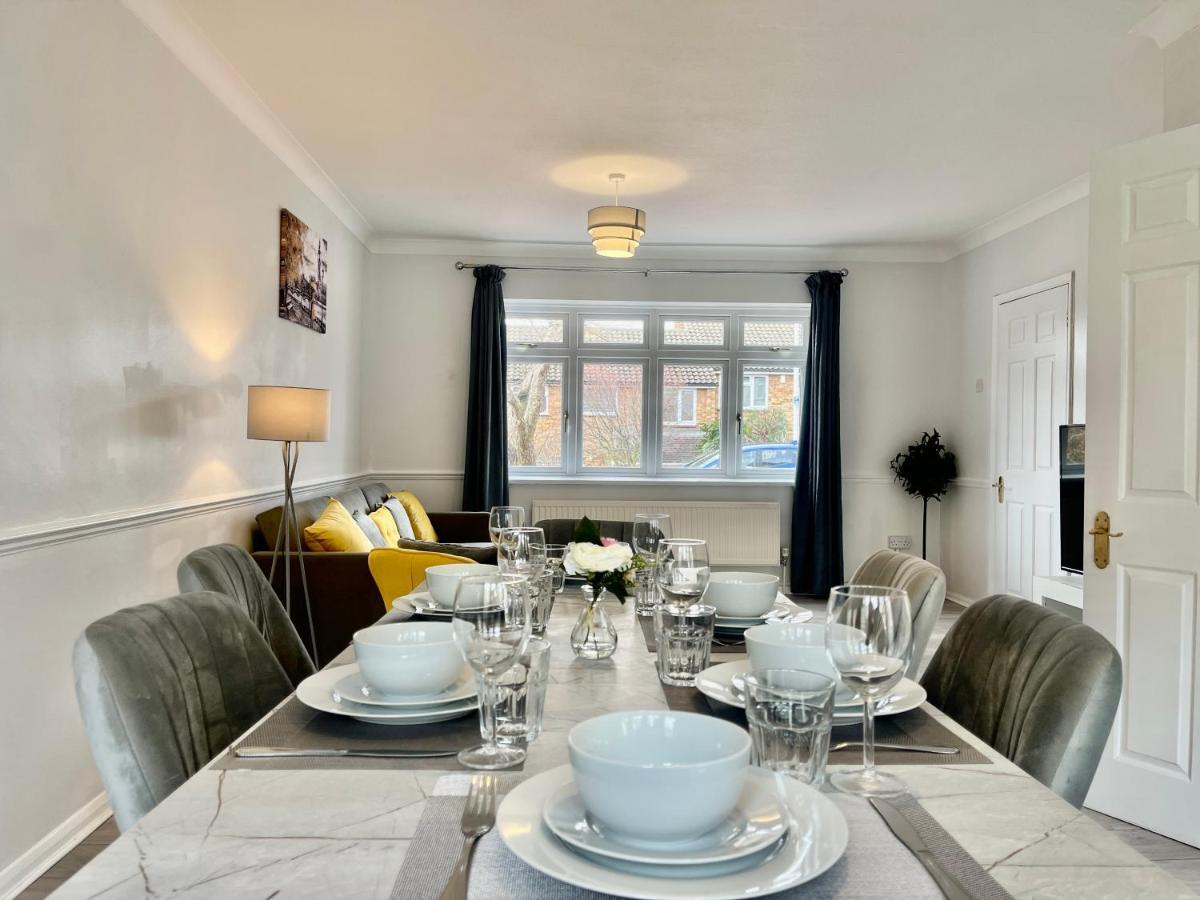 Stylish 3 Bed Chigwell Home With Free Parking Buitenkant foto