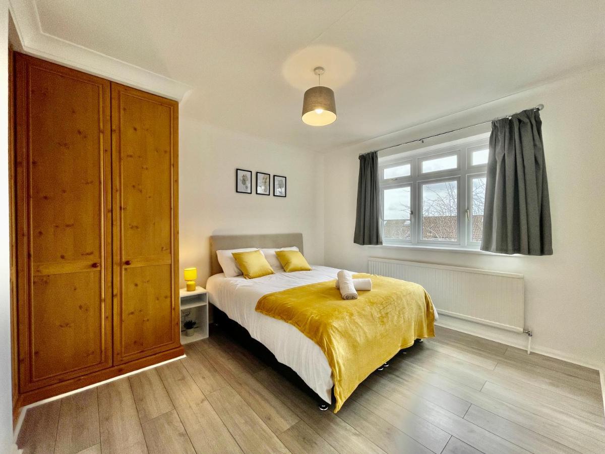 Stylish 3 Bed Chigwell Home With Free Parking Buitenkant foto
