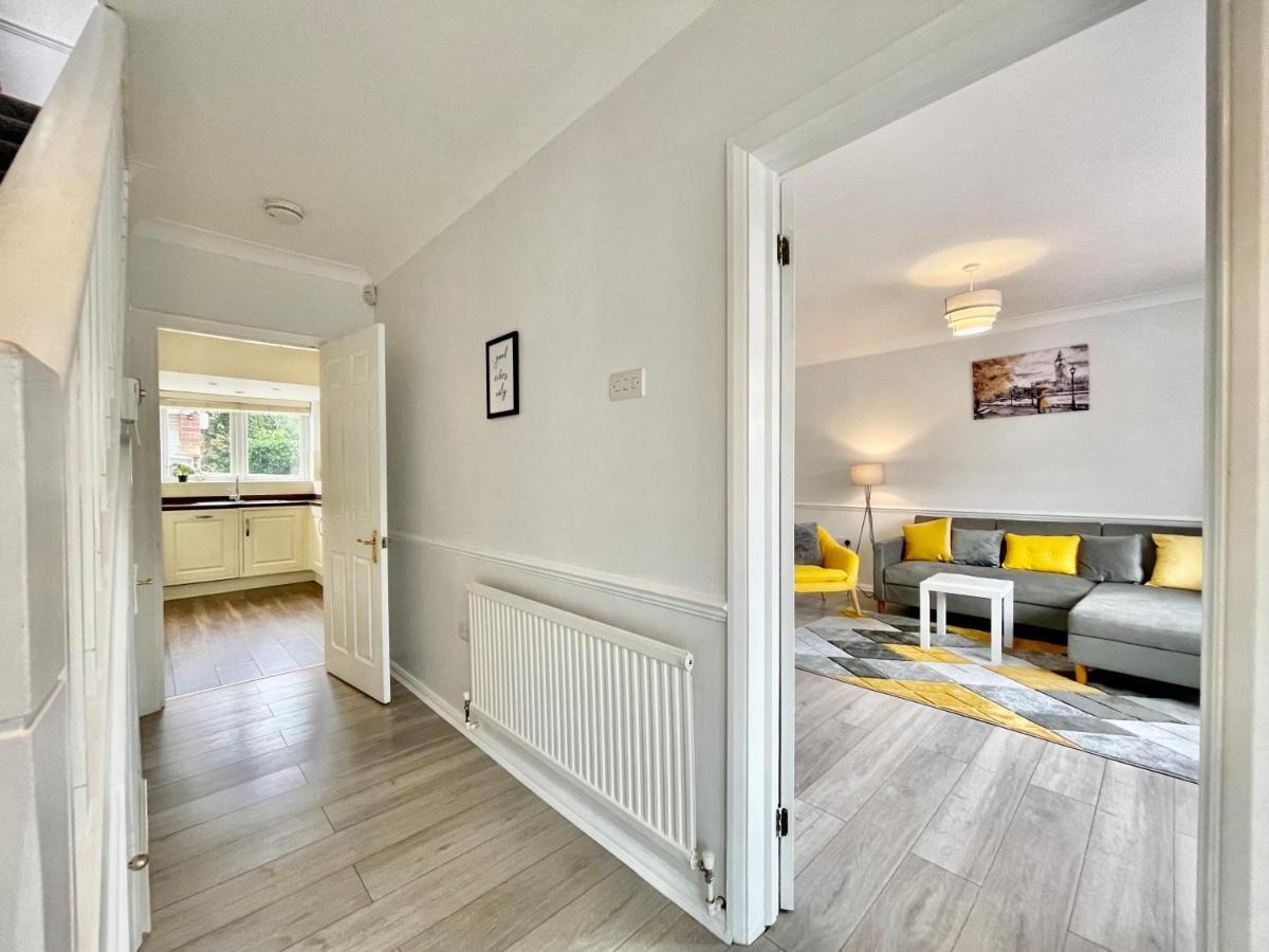 Stylish 3 Bed Chigwell Home With Free Parking Buitenkant foto