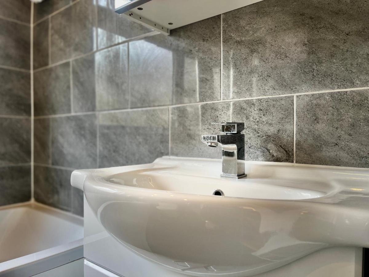 Stylish 3 Bed Chigwell Home With Free Parking Buitenkant foto