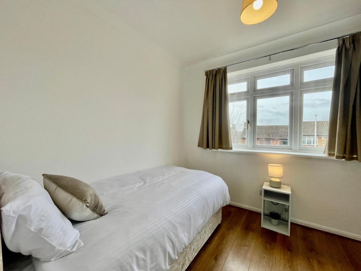 Stylish 3 Bed Chigwell Home With Free Parking Buitenkant foto