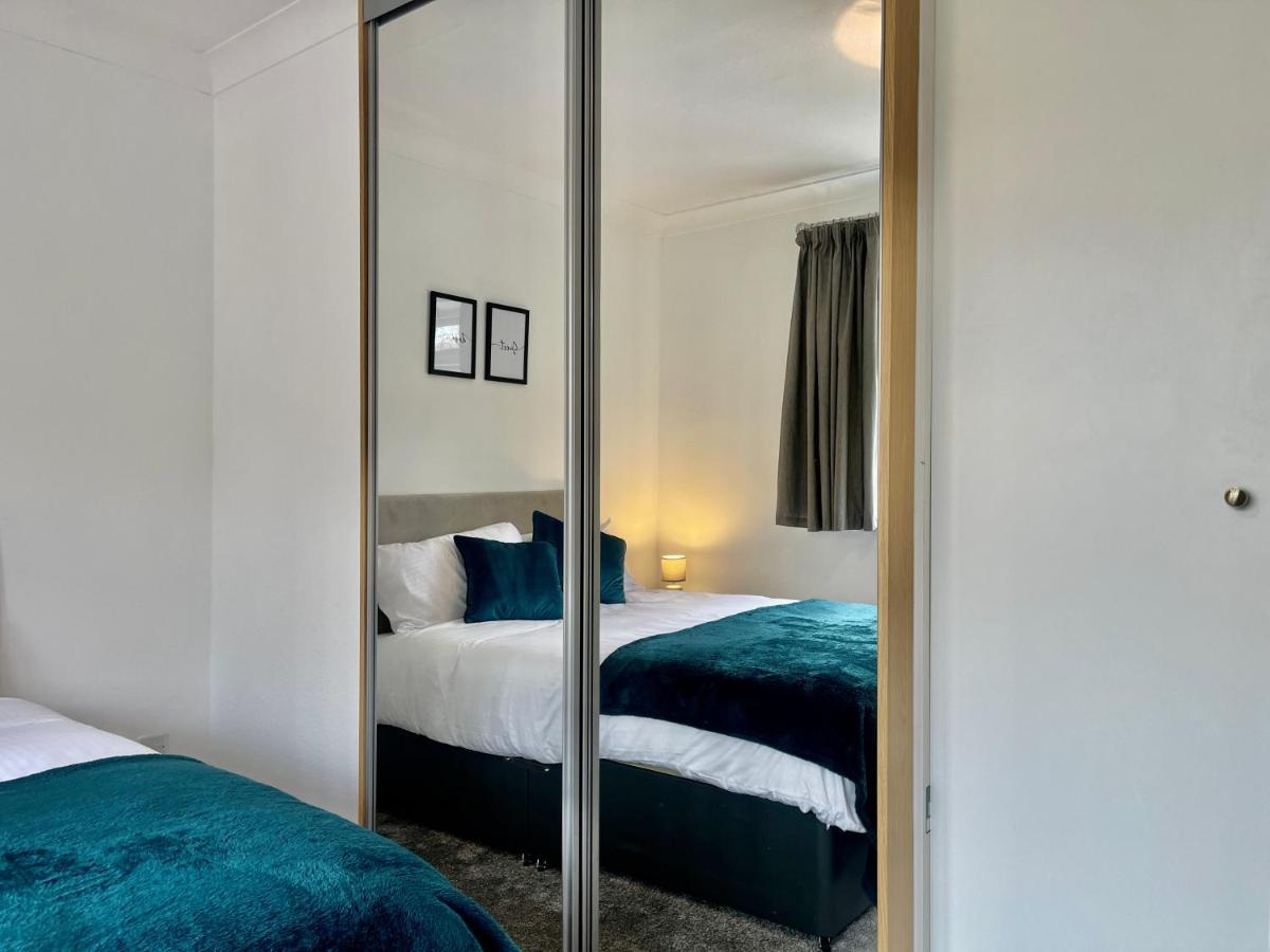 Stylish 3 Bed Chigwell Home With Free Parking Buitenkant foto