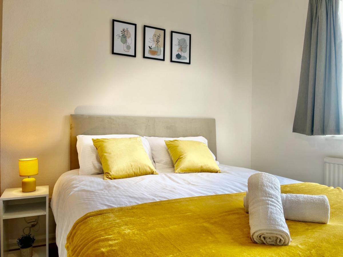 Stylish 3 Bed Chigwell Home With Free Parking Buitenkant foto